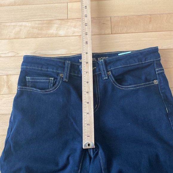 2 For $25 Michael Kors skinny jeans size 2 - Picture 10 of 12